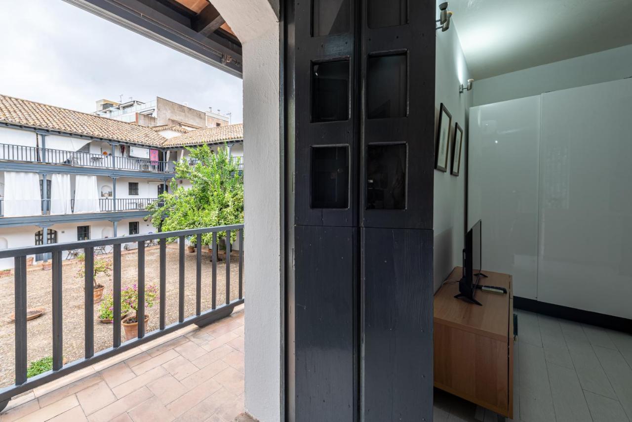 Apartamento En Monumento Historico Nacional Corral Del Conde-Duque De Olivares Севилья Экстерьер фото